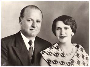 Descripción: 1. Mis padres. Tomislav ILIC ZUVIC   & Obsidiana OLMOS GAETE de ILIC 1959.jpg