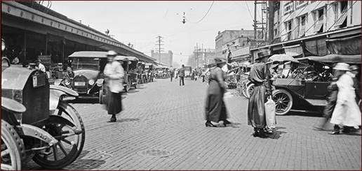 Descripción: North-on-Pike-Place_historic.jpg